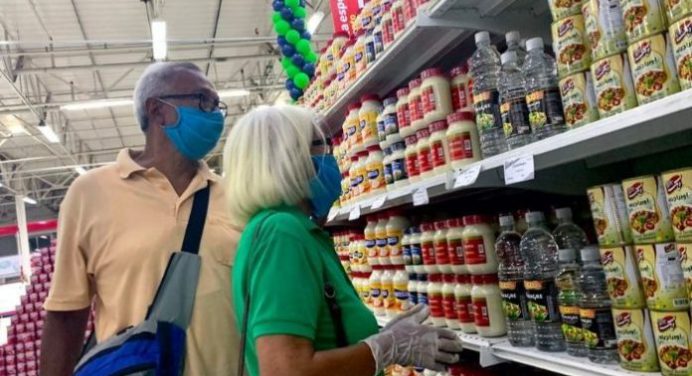 Economista: La familia venezolana está gastando todos sus ingresos en comida