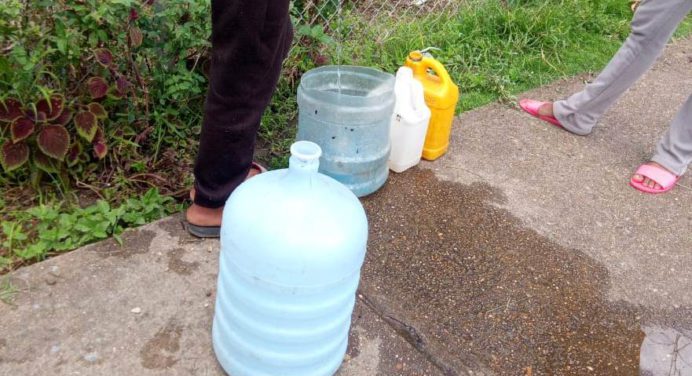 En El Valle de La Cruz utilizan agua de lluvia para cocinar