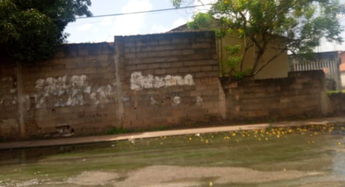 En Las Garzas cumplieron seis años oliendo la fetidez de las cloacas