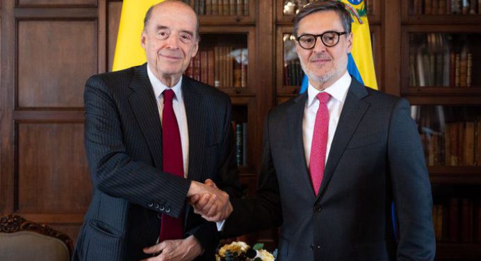 Félix Plasencia entregó cartas credenciales como embajador de Venezuela en Colombia