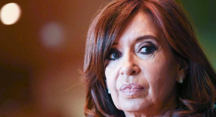 Fiscal pide 12 años de prisión para Cristina Fernández