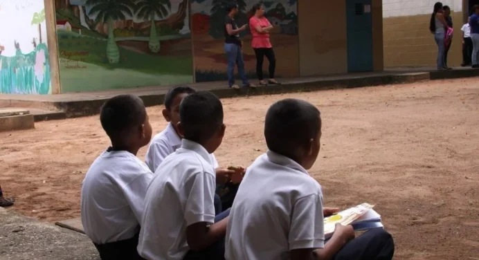 Gobierno: Nuevo año escolar comenzará entre el 5 y 12 de octubre