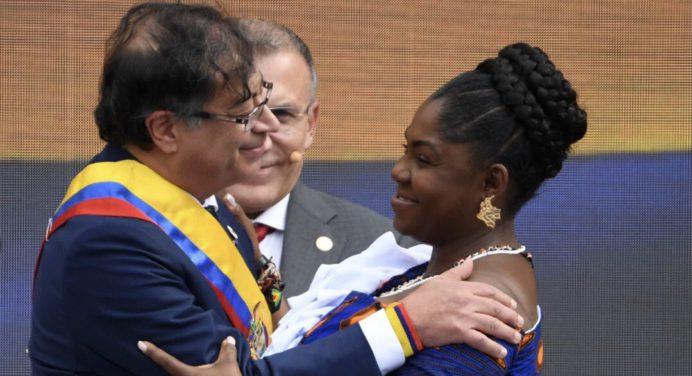 Gustavo Petro fue juramentado como nuevo presidente de Colombia