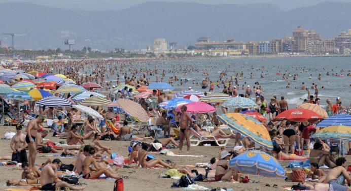 Mar Mediterráneo alcanza su mayor temperatura en 28 años por ola de calor