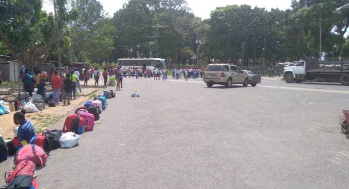 Familiares de los reclusos protestan frente a la cárcel de «La Pica»