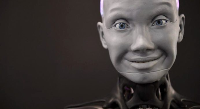 Muestran avances en la interacción del robot humanoide Ameca