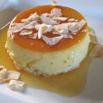 Prepara el flan de coco