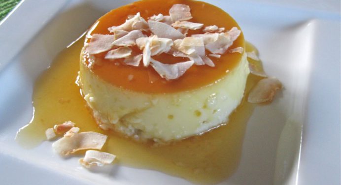 ¡Muy sencillo! Prepara un rico flan de coco en simples pasos para merendar
