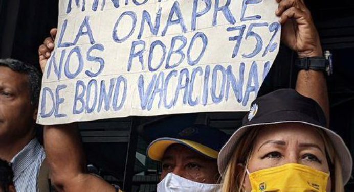 Protesta de docentes contra la Onapre se extiende a las regiones