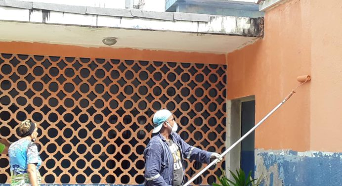 Remozan consultorio popular, iglesia y 140 casas en El Furrial