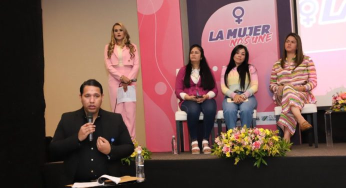 Alcaldesa Fuentes encabezó encuentro con más de 600 mujeres de Maturín
