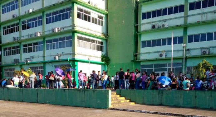 Ambulatorios Serres y Vargas continuarán vacunación de forma programada
