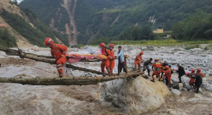 Terremoto en China: Cifra de muertos asciende a 74