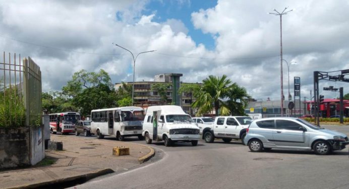 Conductores solicitan pasaje justo para mantener familia y vehículos