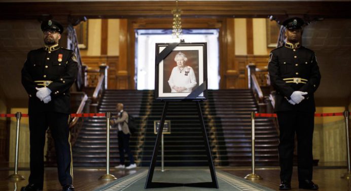 El funeral de Isabel II tuvo un conmovedor cierre