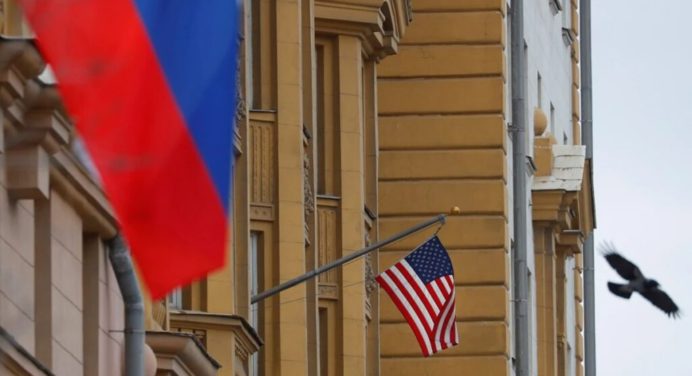 Embajada de EE. UU. llama a sus nacionales a abandonar «de inmediato» Rusia