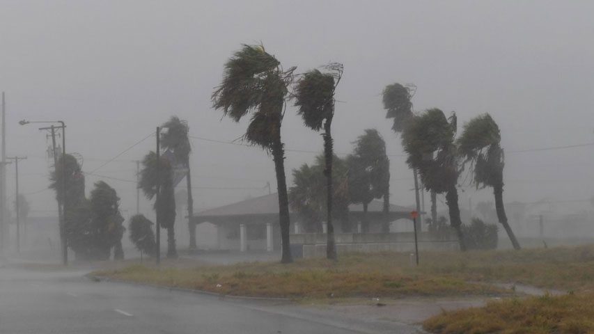 Fort Myers Beach y Naples inundadas previo a la llegada de Ian