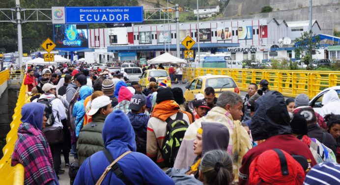 Gobierno de Ecuador regulariza situación de 324.000 venezolanos