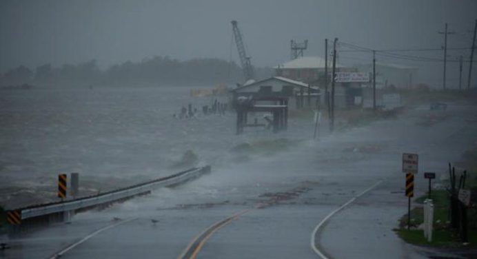 Huracán Fiona golpea a R. Dominicana tras afectar a Puerto Rico