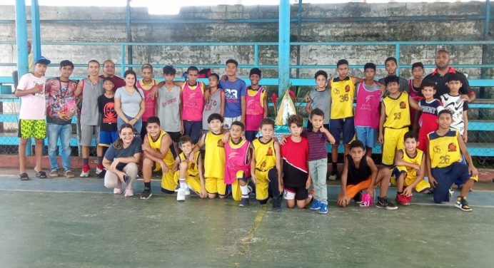 Imagen de la Virgen Del Valle visitó Escuela Isabel Padrino de Campos