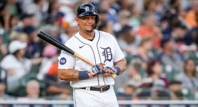 ¡Sigue destacando! Miguel Cabrera igualó marca de Tris Speaker