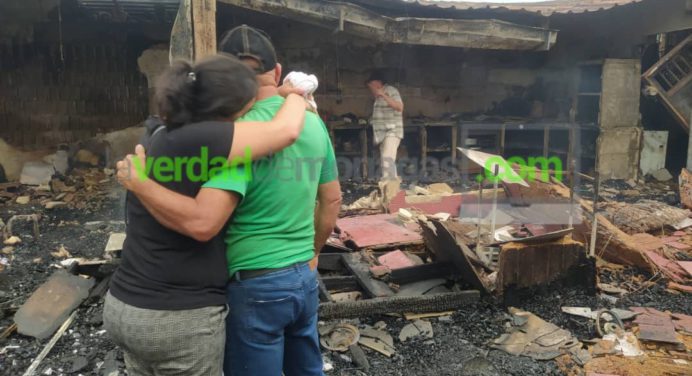Incendio consumió casa de Los Guaritos II en Maturín (+Fotos)