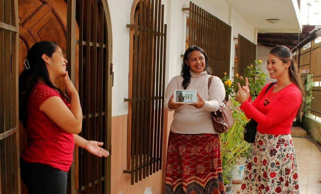 Material educativo de los testigos de Jehová también llega a la comunidad sorda de Venezuela