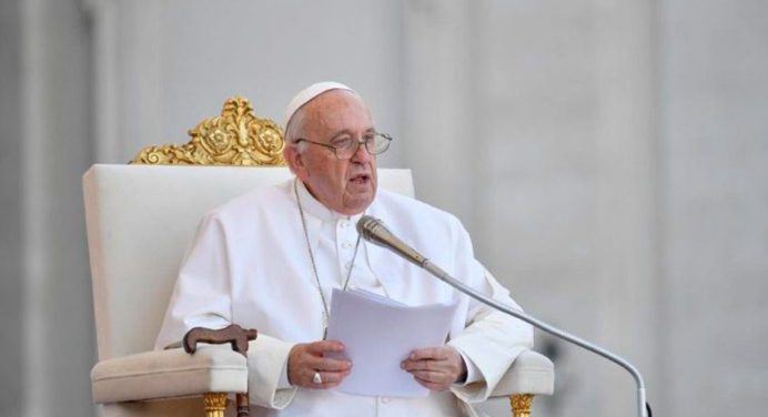 Papa Francisco aseguró que se evitarían conflictos con más mujeres en el poder