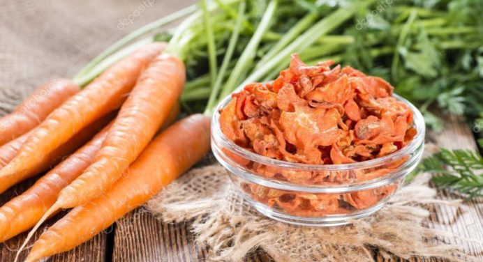 Prepara unos deliciosos chips de zanahoria para disfrutar en tus tardes en tan solo 10 minutos