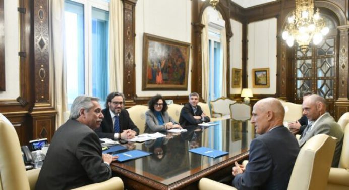 Presidente de Argentina afirma que él era el siguiente objetivo de los magnicidas