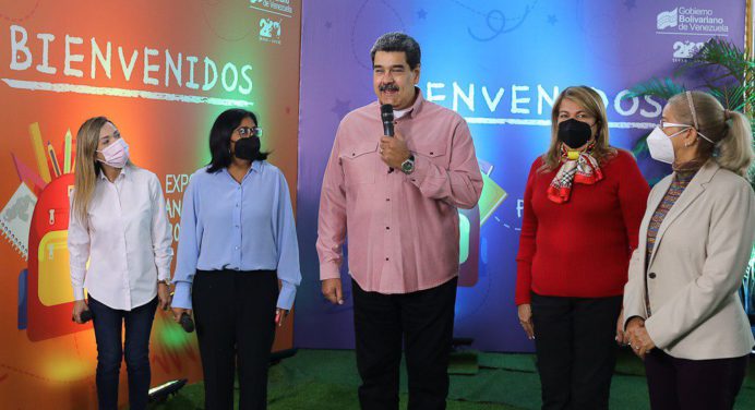 Presidente Maduro confirmó reinicio de clases para este lunes