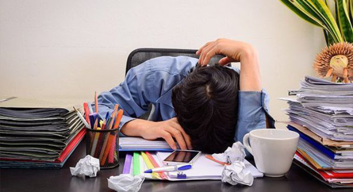 ¿Productividad tóxica o adicción al trabajo? Conozca los 7 puntos para no caer en eso