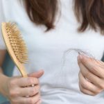 Prepara estos remedios caseros para la caída del cabello