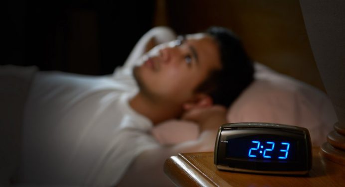 ¿Sufres de insomnio? Prueba con estos ejercicios para conciliar el sueño en 5 minutos