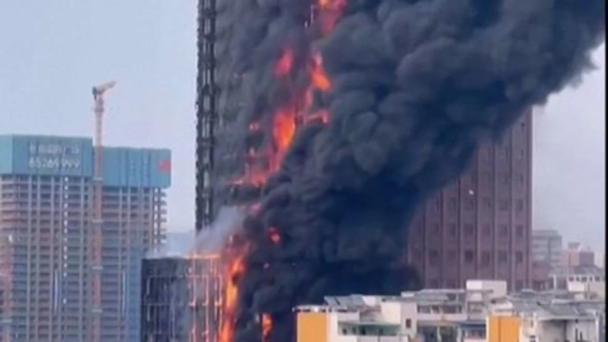 un incendio arrasa un rascacielos en una ciudad en china laverdaddemonagas.com un incendio arrasa un rascacielos en una ciudad en china laverdaddemonagas.com image