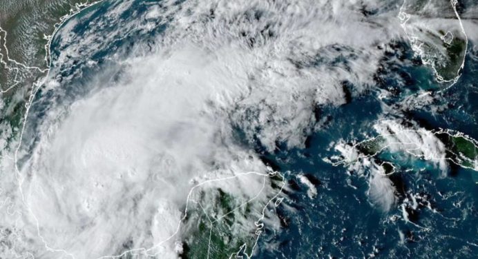 ¡Alerta! Extreman vigilancia para tormenta Karl ante el fortalecimiento de su sistema