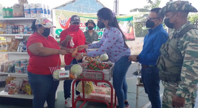 Atendidas 443 familias en La Orquídea del Sur en Monagas con Feria del Campo Soberano