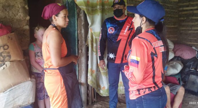 Atienden 24 familias afectadas por fuertes lluvias en El Barril