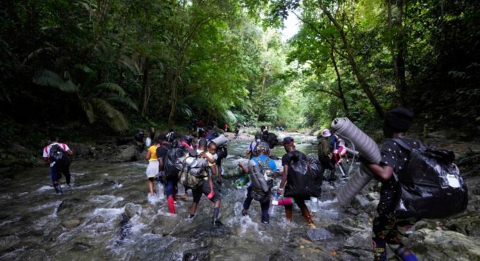 Biden trabaja en un plan para gestionar el flujo de inmigrantes venezolanos