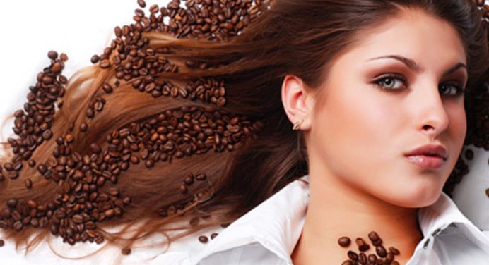 ¿Café en el cabello? Añade este ingrediente natural a tu cabellera y obtén grandes resultados.
