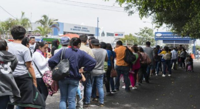Costa Rica advierte que hará cambios migratorios si no sube el apoyo internacional