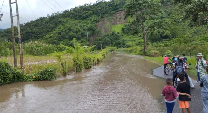 Crecida del río Guarapiche deja incomunicadas parroquias del municipio Acosta