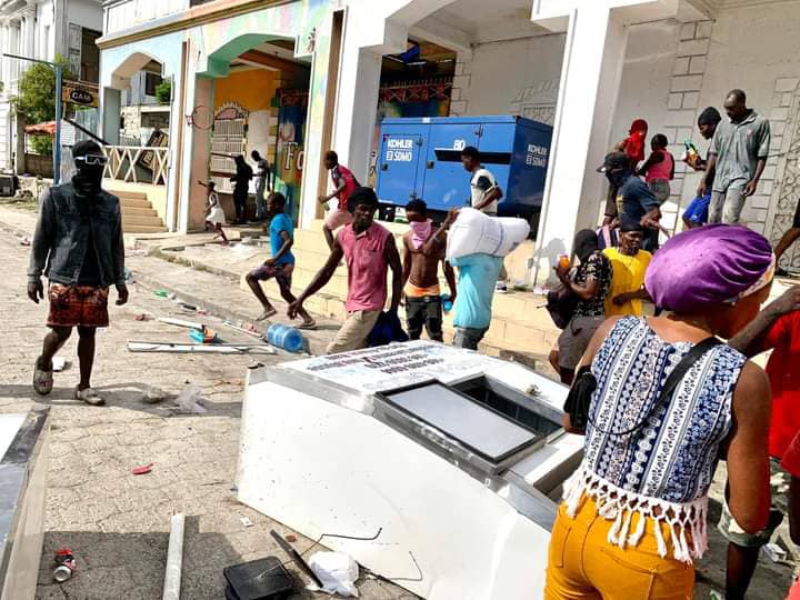 cuatro sedes de caritas saqueadas en haiti laverdaddemonagas.com img 20220916 wa0023 9811