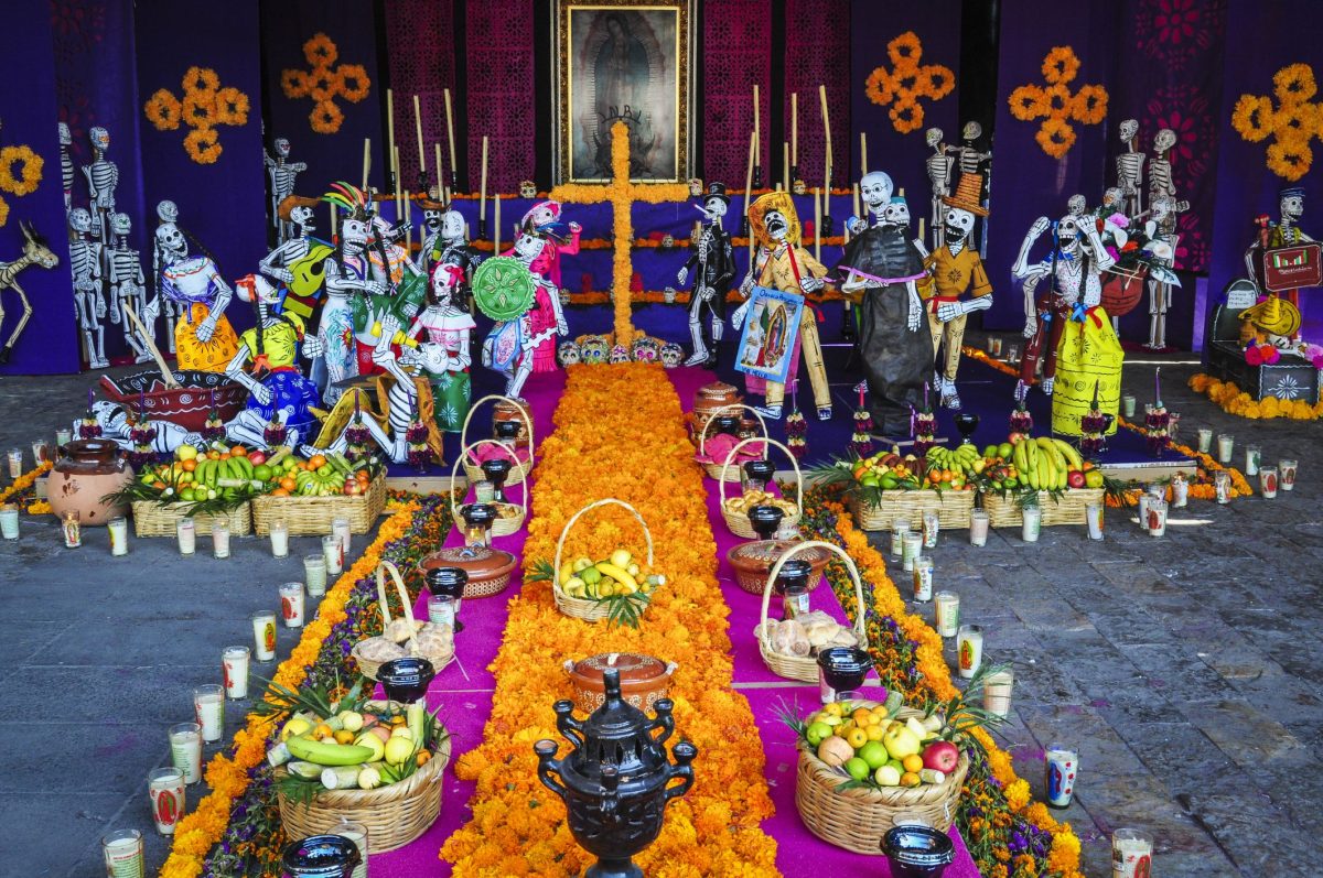dia de muertos mexicanos se preparan para la tradicion mas colorida del ano laverdaddemonagas.com altar 5ad4835aeb97de00370ce4ee