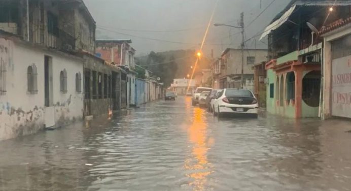 Dos municipios de Aragua afectados tras intensas lluvias