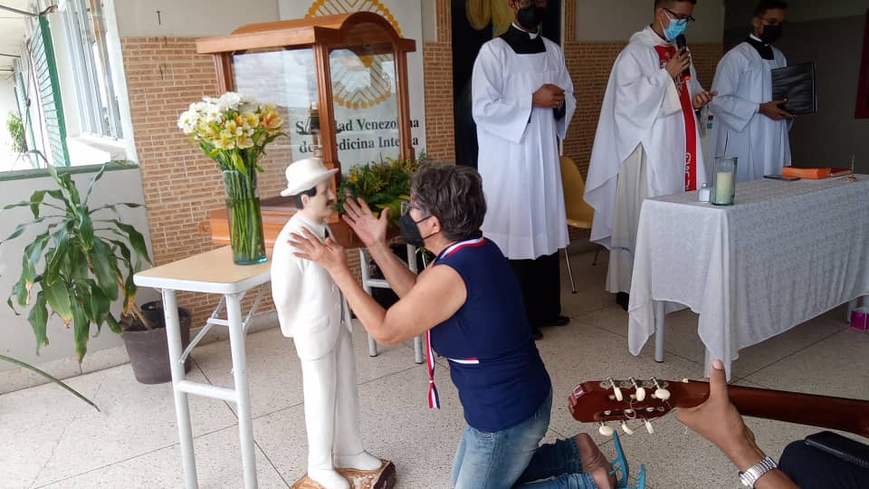 El Humnt recibió reliquias del Dr, José Gregorio Hernández en su 158 años de natalicio