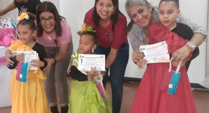 Entregan reconocimiento a 40 niños del taller municipal de danza de Zamora