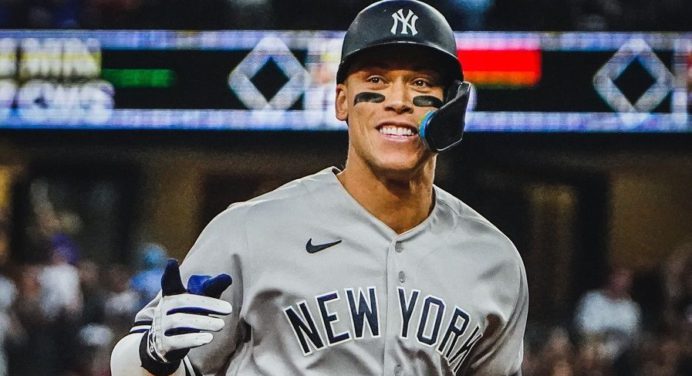 Esta es la cantidad que ofrecen al fanático que atrapó el jonrón 62 de Aaron Judge