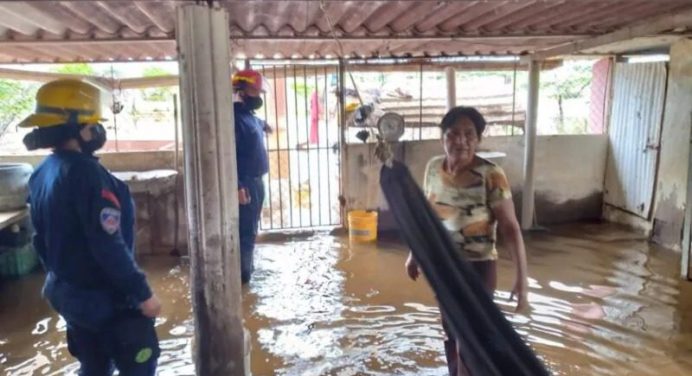 Fuertes lluvias en Maracaibo dejan más de 200 viviendas afectadas