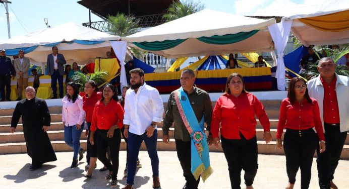 Gobernador Luna conmemora los 232 años de Barrancas del Orinoco
